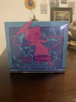 Pokemon: Fusion Strike Pokemon Center Exclusive ETB Sealed - Image 2