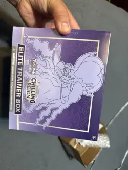 Chilling Reign ETB pokemon center Mint Factory Sealed - Image 1