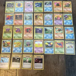 Complete Pokemon Fossil common/uncommon set (31-62) NM/LP + Card Guard binder - Image 1