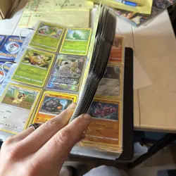 Poke’mon Lot Mixed Binder Collection 830+ Common Cards - Image 2