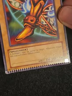*Misprint* Right Leg of the Forbidden One DLG1-EN018 Dark Legends Common Crimped - Image 2