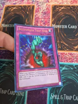 Yugioh Bottomless Trap Hole LCYW-EN181 Ultra Rare Unlimited Near Mint - Image 2