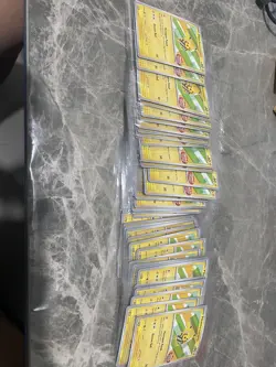 Pokemon TCG Pikachu Berkemeja Batik 101/SV-P Pikachu's Indonesia Journey Promo - Image 2