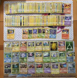 Vintage Pokemon Card Lot Holo Etc MP-Damaged Charizard Blastoise Espeon 690+ - Image 1
