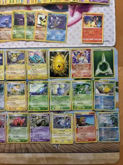 Vintage Pokemon Card Lot Holo Etc MP-Damaged Charizard Blastoise Espeon 690+ - Image 2