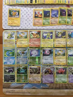 Vintage Pokemon Card Lot Holo Etc MP-Damaged Charizard Blastoise Espeon 690+ - Image 3