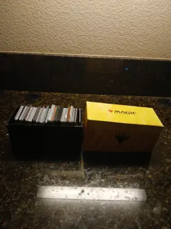 Magic The Gathering - Guilds of Ravnica Bundle Box - Image 3