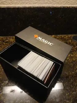 Magic: The Gathering Core Set 2019 (M19) Deck Builders Toolkit - Image 1