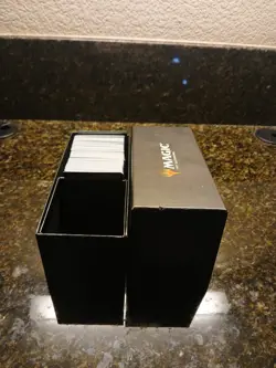 Magic: The Gathering Core Set 2019 (M19) Deck Builders Toolkit - Image 3