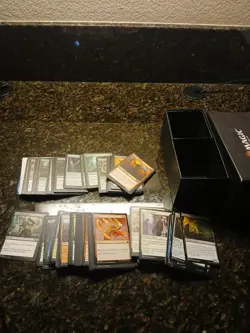 Magic: The Gathering Core Set 2019 (M19) Deck Builders Toolkit - Image 4