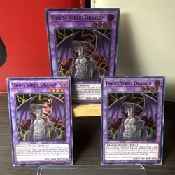 YUGIOH DOOM VIRUS DRAGON DLCS-EN055 1ST ULTRA X3 (NM) blue-gold-purple + bonus - Image 1