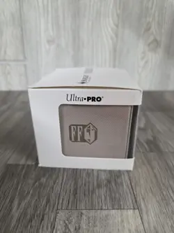 Magic The Gathering MTG Final Fantasy FF Ultra Pro Alcove Edge Deck Box Cloud - Image 2