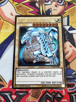 Blue-Eyes White Dragon pgl2-en080 1st Edition (LP/MP) Gold Rare Yu-Gi-Oh! - Image 1