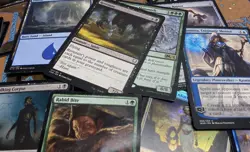 Unsorted Magic: The Gathering TCG and CCG Trading Cards (2000 Plus Cards) - Image 2