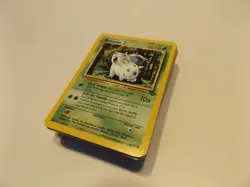 VINTAGE GROUP OF 80 RANDOM JUNGLE POKEMON CARDS NO FOILS/ HOLO'S. COMMON CARDS - Image 1