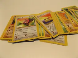 VINTAGE GROUP OF 80 RANDOM JUNGLE POKEMON CARDS NO FOILS/ HOLO'S. COMMON CARDS - Image 3