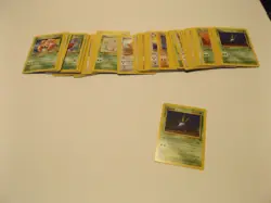 VINTAGE GROUP OF 80 RANDOM JUNGLE POKEMON CARDS NO FOILS/ HOLO'S. COMMON CARDS - Image 2