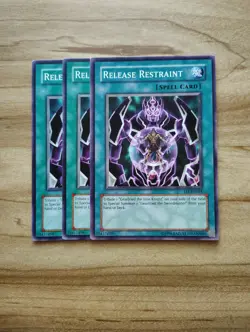 Yu-Gi-Oh! - Release Restraint 3X - Full Playset - Image 1