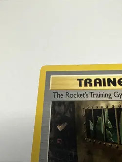 The Rocket's training Gym Stadium Card 104/132 Rare Gym Heroes Trainer Pokemon - Image 2