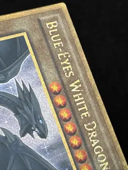 Blue-Eyes White Dragon (Gold Secret Rare) MVP1-ENGV4 Limited Edition LP - Image 2