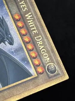 Blue-Eyes White Dragon (Gold Secret Rare) MVP1-ENGV4 Limited Edition LP - Image 3
