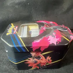 Pokemon Trading Card Game Tin with Assorted Lot of 100 cards or more - Image 3