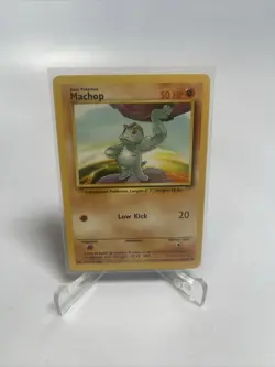 Machop 52/102 Pokemon TCG Card Base Set Unlimited NM - Image 1