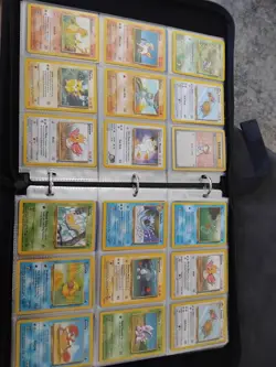 Pokemon Cards - Vintage 100+ Cards including binder and Holo. - Image 1