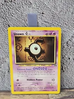 Unown [E] 67/75 Neo Discovery Regular Pokemon card - Image 1