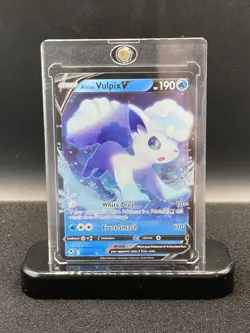 033/195 ALOLAN VULPIX V ULTRA RARE SILVER TEMPEST POKEMON CARD - Image 1