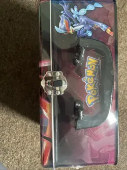 Pokemon CHARIZARD Collectors Tin Lunch Box No Dents Card Holders & 2 Coins - Image 3