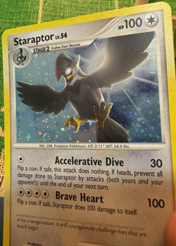 Staraptor 16/130 - Diamond & Pearl Base Set Holo Rare Pokemon Card - Image 2