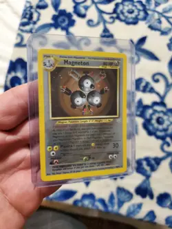 LP Pokemon TCG Magneton Neo Revelation Holo Card 10/64 Unlimited Rare - Image 1