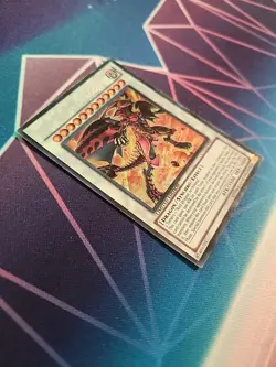 Red Nova Dragon CT07-EN005 2010 Collectors Tins Limited Edition - Image 2