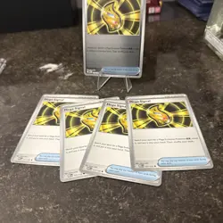 4x Mega Evolution English: Mega Signal #121/132 Pokemon TCG PLAYSET + 1 holo - Image 1