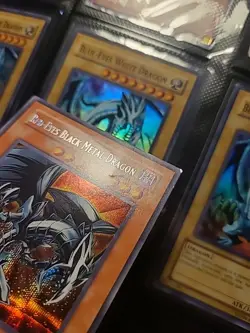 Yu-Gi-Oh TCG: Prismatic Secret Rare Red-Eyes Black Metal Dragon FMR-001 - Image 2