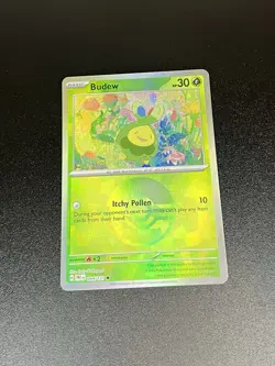 Budew (Poke Ball Pattern) - 004/131 - Prismatic Evolutions - Pokemon TCG - NM - Image 1