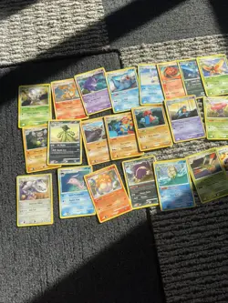 2007-2008 Lot of Pokemon Cards - Image 1