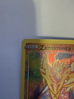 2020 POKEMON VIVID VOLTAGE ZAMAZENTA AMAZING RARE HOLO 102/185 NM+ - Image 4