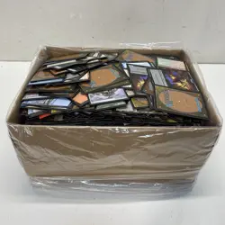 Unsorted Magic: The Gathering TCG and CCG Trading Cards (2000 Plus Cards) - Image 1