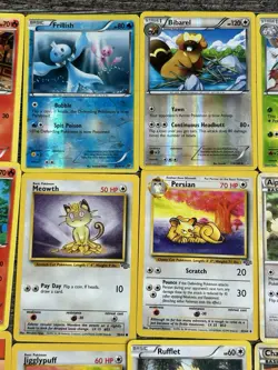 Lot of 32 Older Pokemon Cards (ALL NM-M) - Image 5