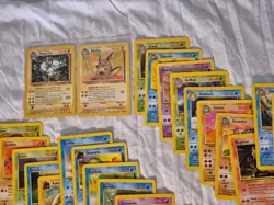 1999 Pokemon FOSSIL Set 32 Cards Near Complete Unlimited Edition Cards Lot NM EX - Image 4