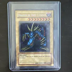 TRI-HORNED DRAGON SPANISH 1ST EDITION LOB-000 LDD-S000 LIGHT PLAY YUGIOH - Image 1