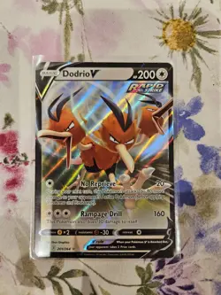 Pokemon TCG Dodrio v Fusion Strike Ultra Rare Card 201/264 Near Mint - Image 1