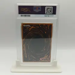 Yugioh TCG Blue- Eyes White Dragon SDK-001 Ultra Rare PSA 7 + Stand Included - Image 2