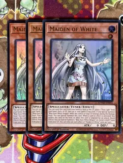 Yugioh Maiden Of White SDWD-EN041 Playset - Image 1