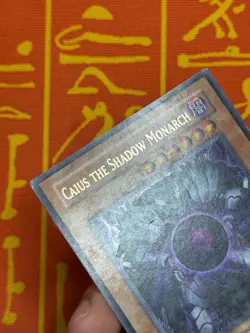 YUGIOH CAIUS THE SHADOW MONARCH ULTRA RARE 1ST MODERATE PLAY SDDE-EN001 - Image 3