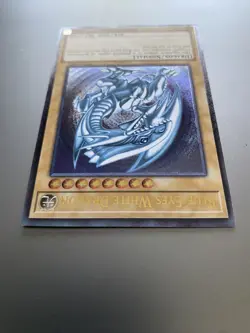 Blue-Eyes White Dragon - OP28-EN001 - Ultimate Rare - Unlimited - Image 3