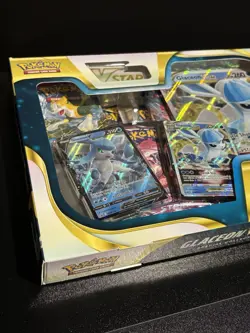 Pokemon TCG Glaceon V STAR Special Collection 699-17155 - Image 3