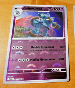 POKEMON CARD HOLO CARTE POKEBALL GOLEMASTOC 043/086 BLK FR MINT 2025 - Image 1
